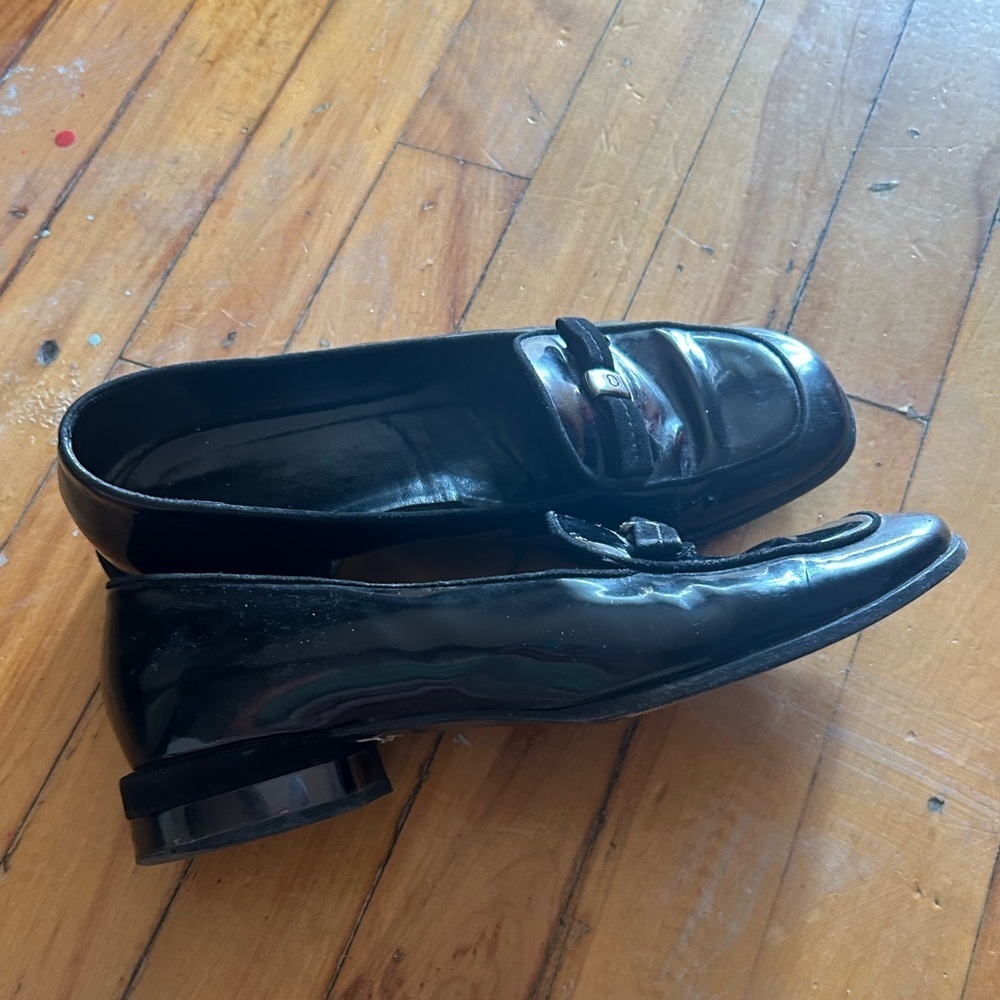 Classic Black‎ patent leather martini osvaldo penny loaders with bow